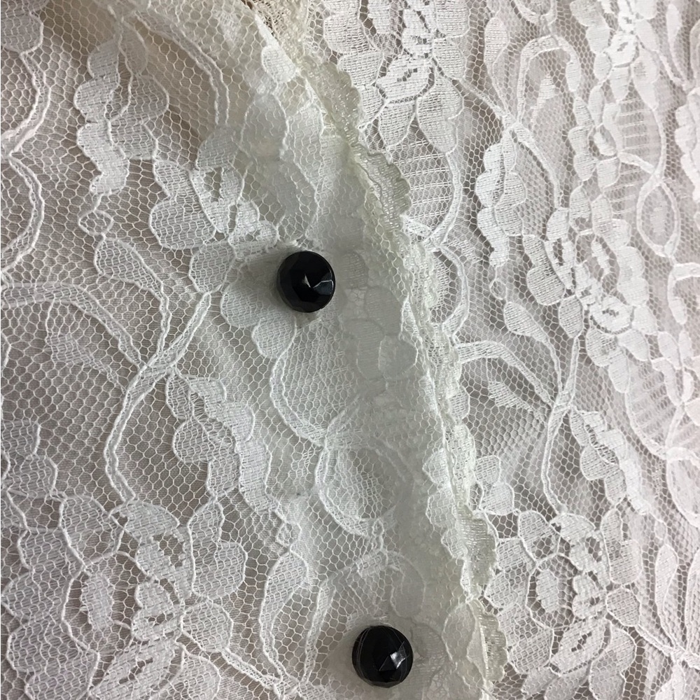 Vintage White Lace Top with Black Buttons 🖤 - Picture 2 of 5